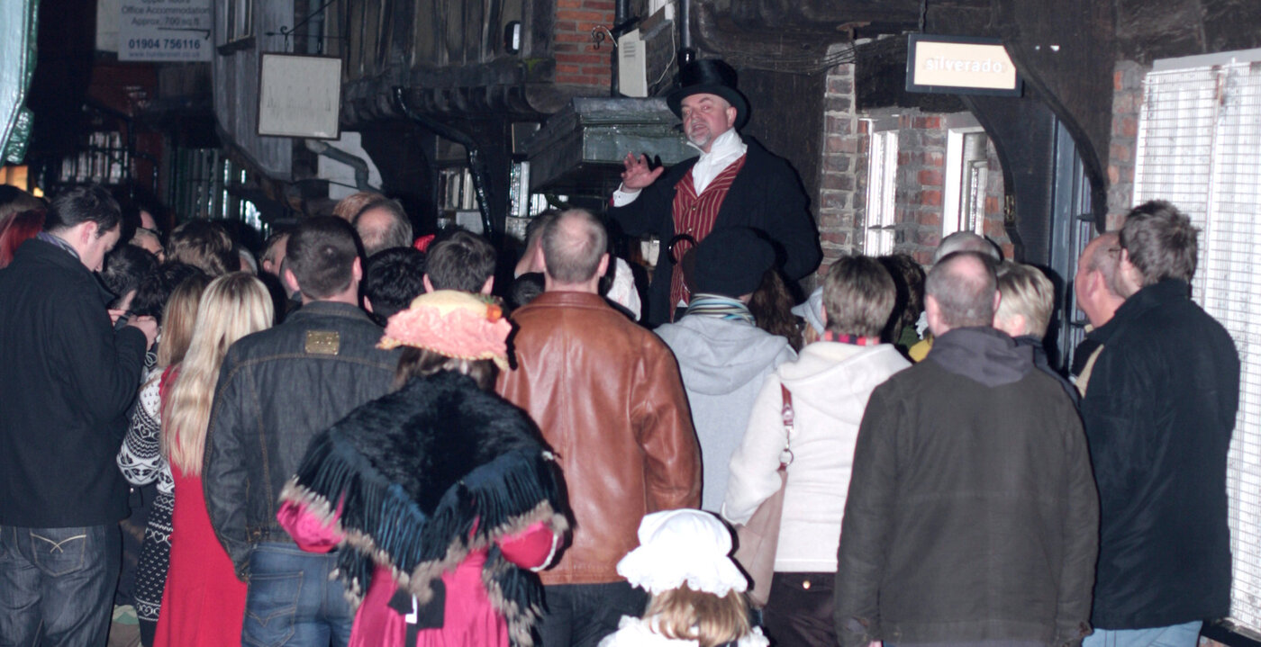 Ghost keeper walk 01